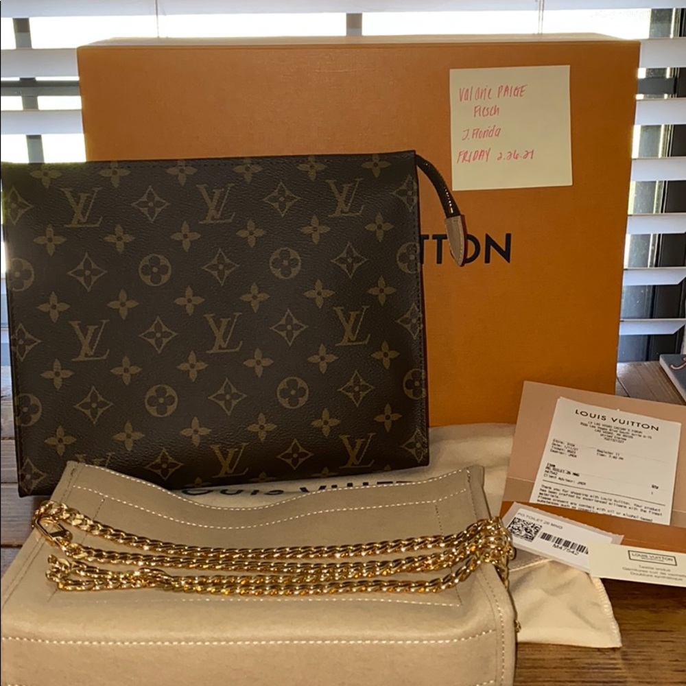 🆕 Louis Vuitton Toiletry Pouch 26